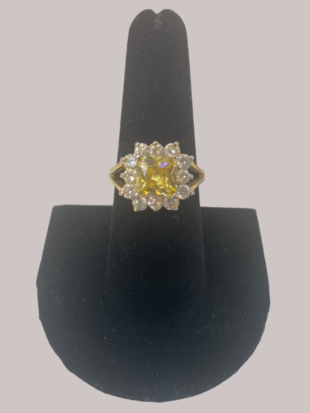 Lia Sophia SYellow Gemstone Ring Size 8 Gold Tone Elegant Vintage Style